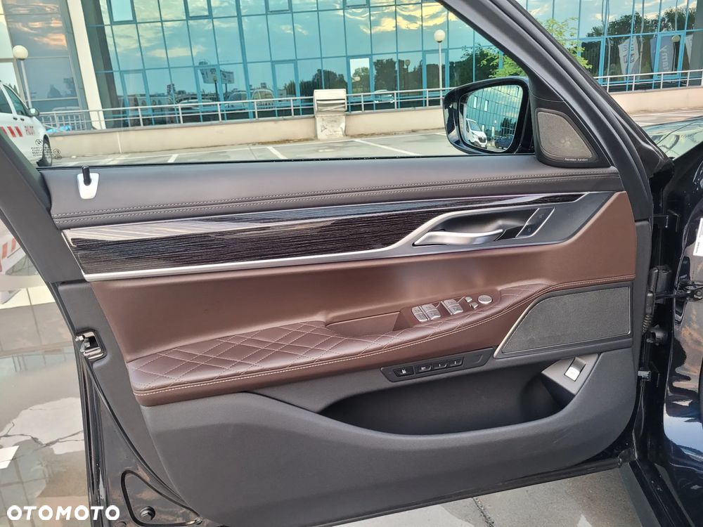 BMW Seria 7 740d xDrive mHEV sport - 12