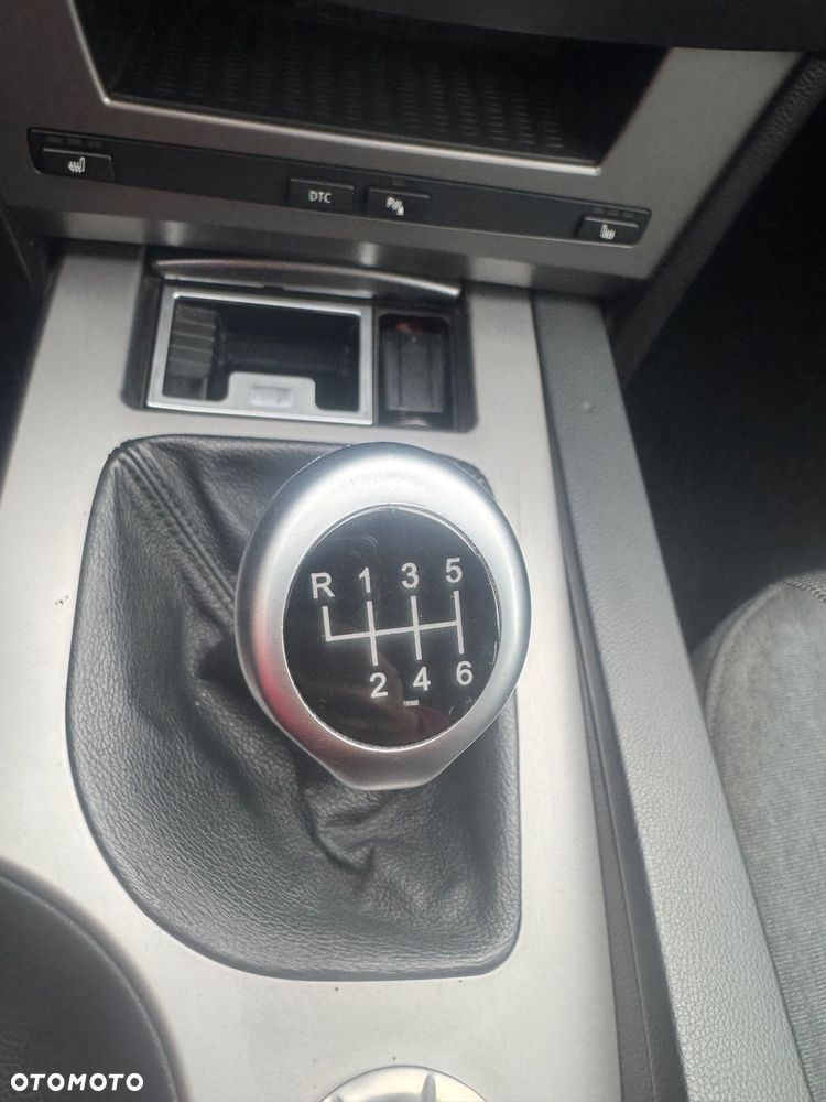 BMW Seria 5 520i - 14