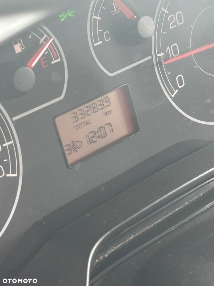 Fiat Punto 1.4 Easy S&S - 11