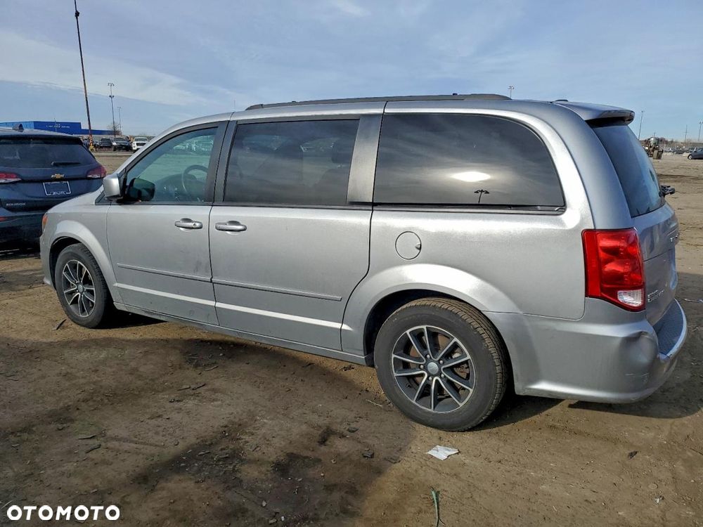 Dodge Grand Caravan - 2