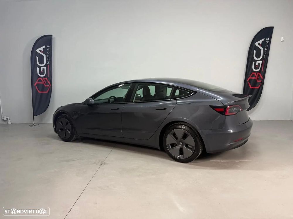 Tesla Model 3 - 3