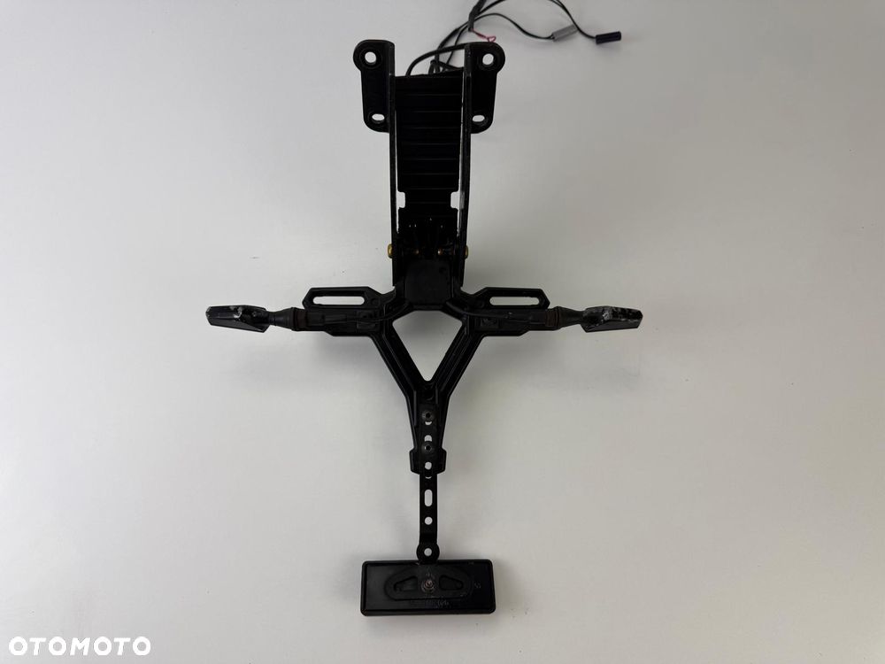 Krótkie sportowe mocowanie tablicy rejestracyjnej Yamaha MT 125 2020+ - 13