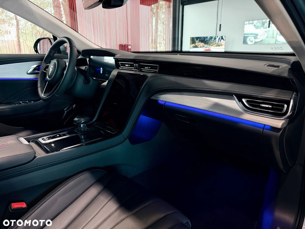 Hongqi H5 2.0T Deluxe - 17