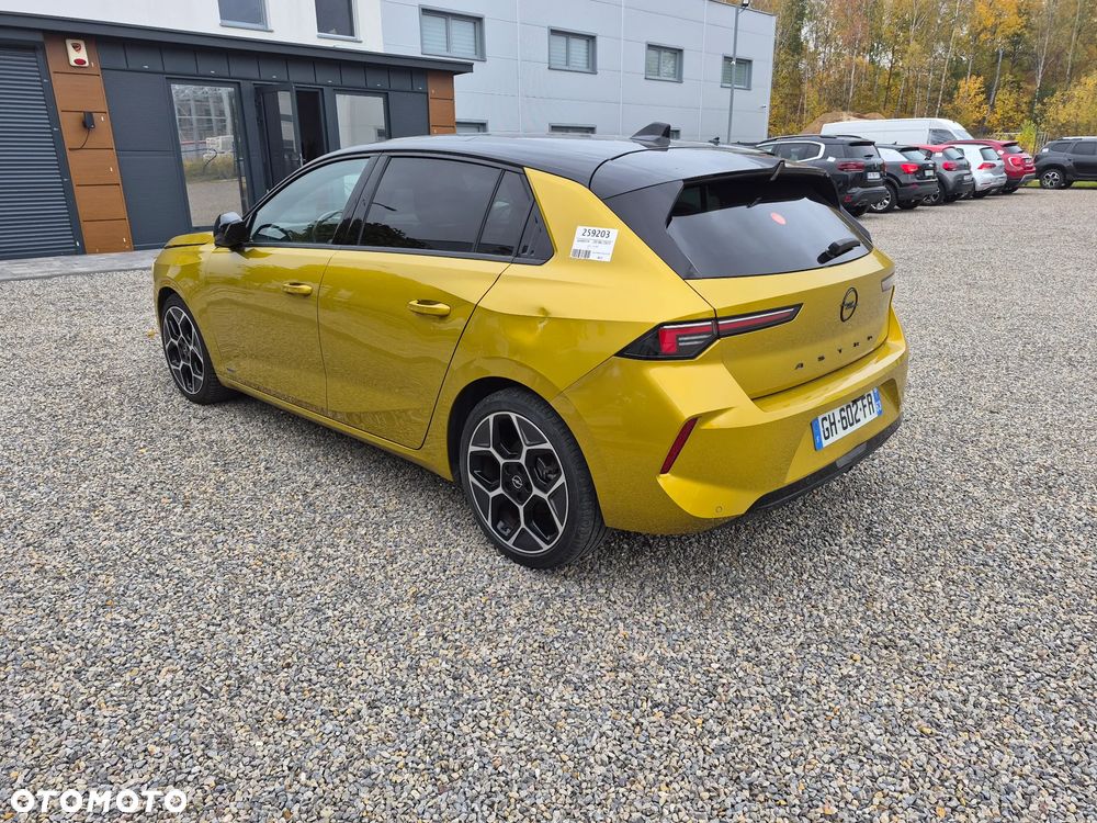 Opel Astra 2022 photo 4