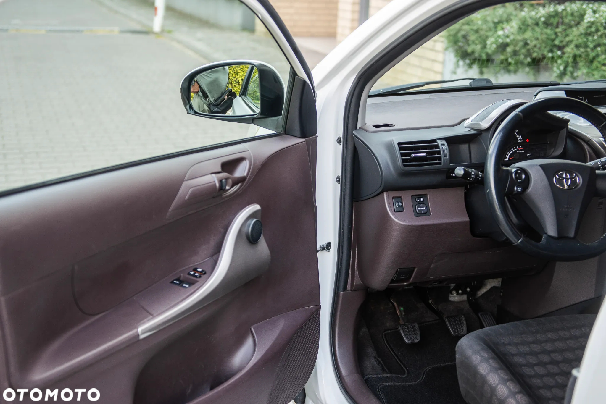 Toyota iQ 1.0 Sol - 14