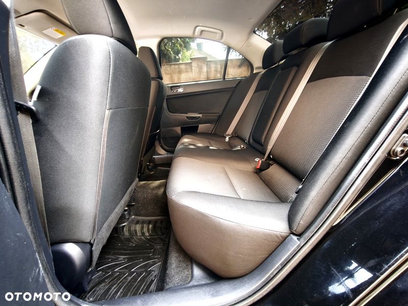 Mitsubishi Lancer 1.6 Invite - 8