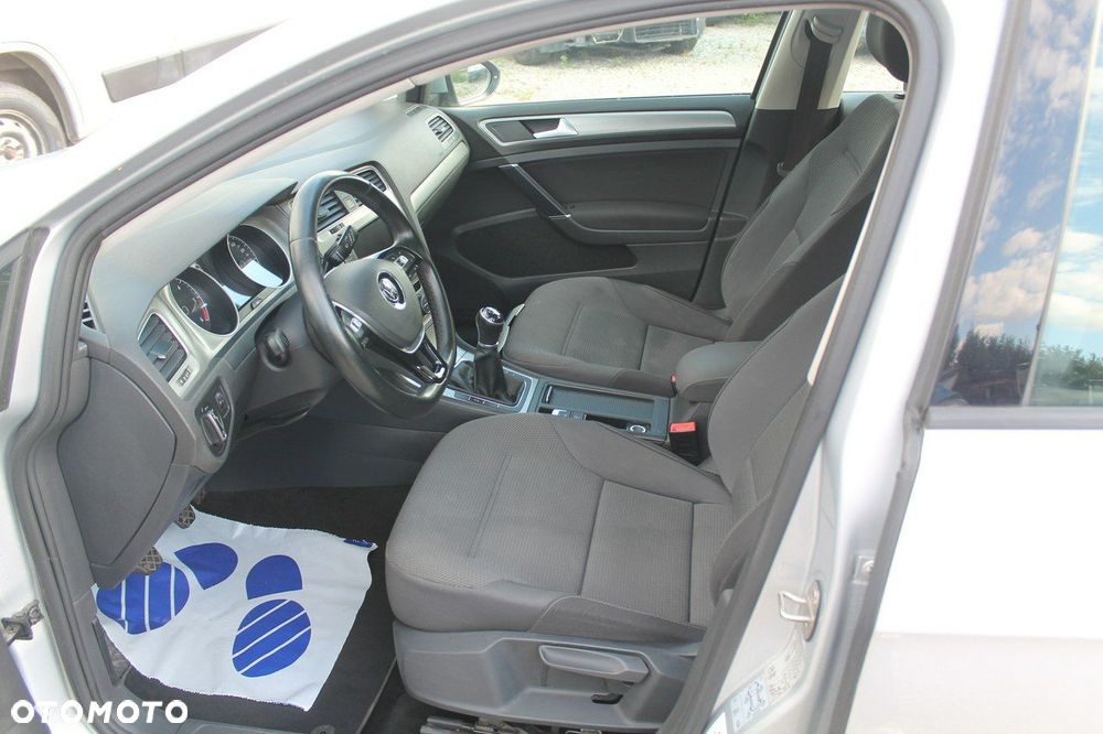 Volkswagen Golf - 9