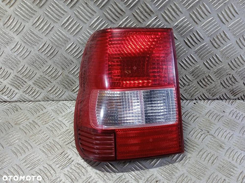 LAMPA LEWA TYLNA MITSUBISHI PAJERO
