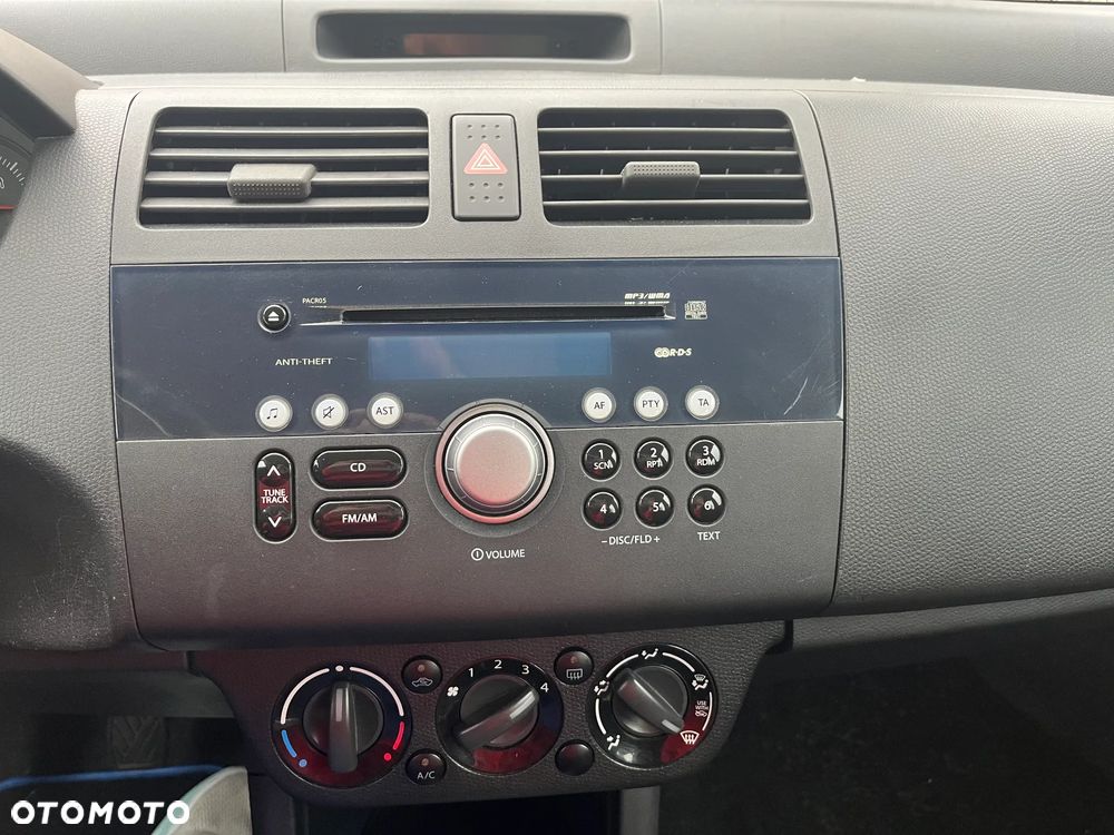 Suzuki Swift 1.3 Club - 13