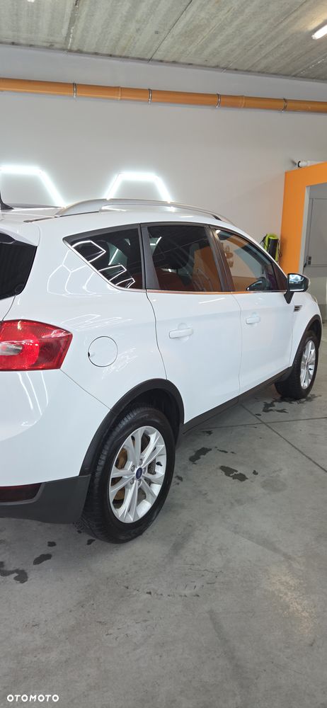 Ford Kuga 2.0 TDCi 4x4 Titanium - 14