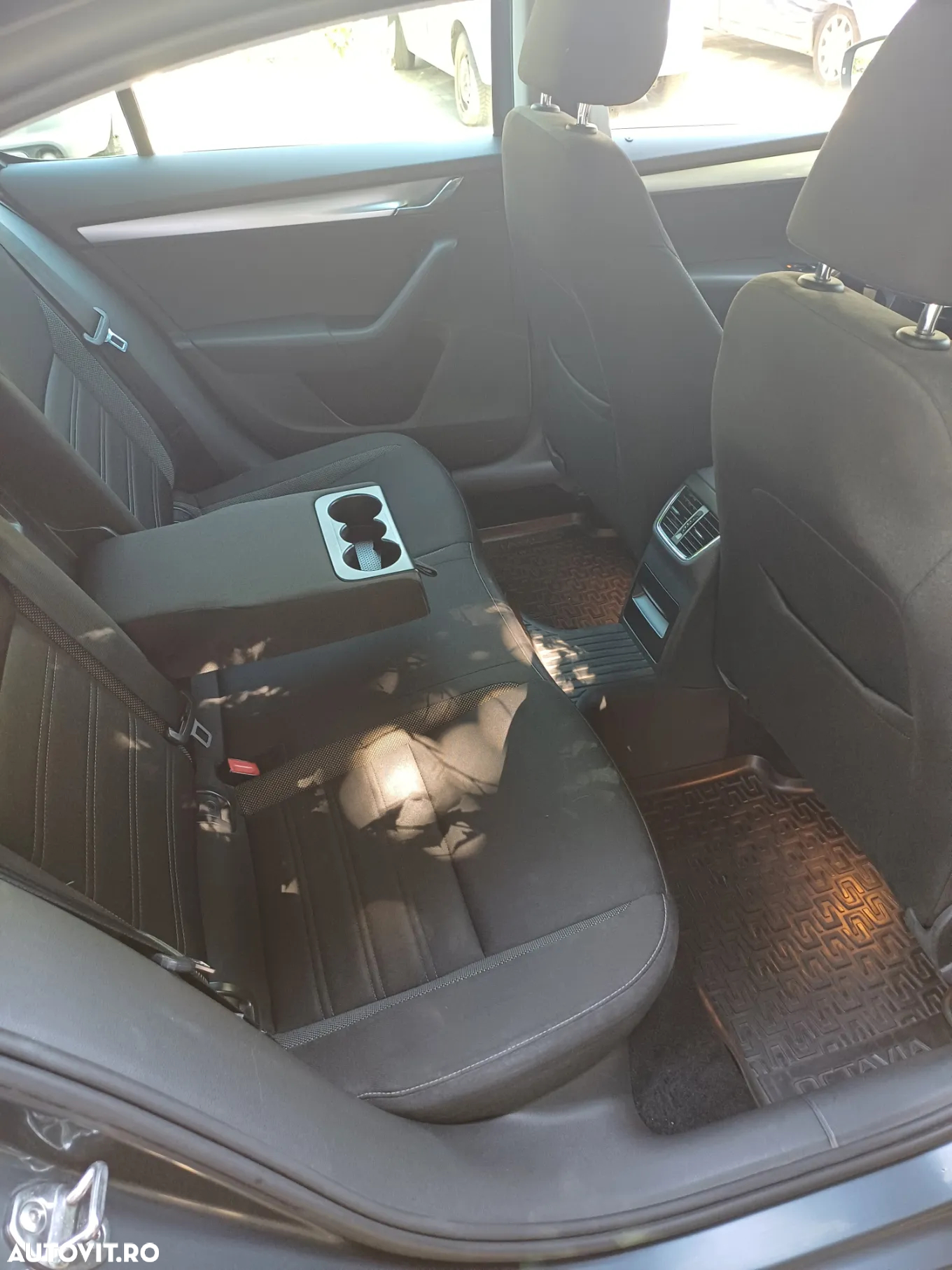 Skoda Octavia 1.6 TDI DSG Style - 4