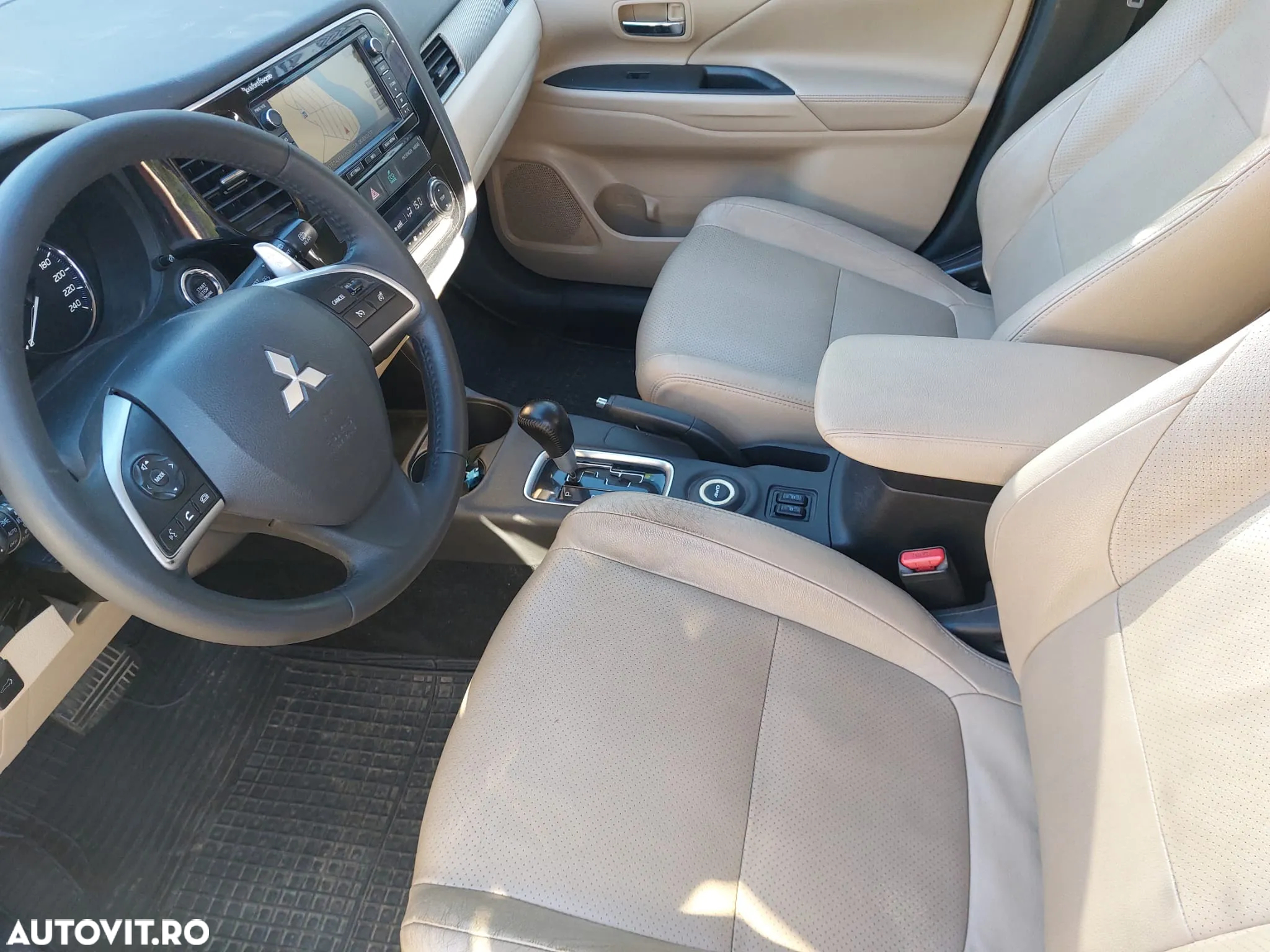 Mitsubishi Outlander 2.2L DI-D 6AT 4WD Intense+ A04 - 33