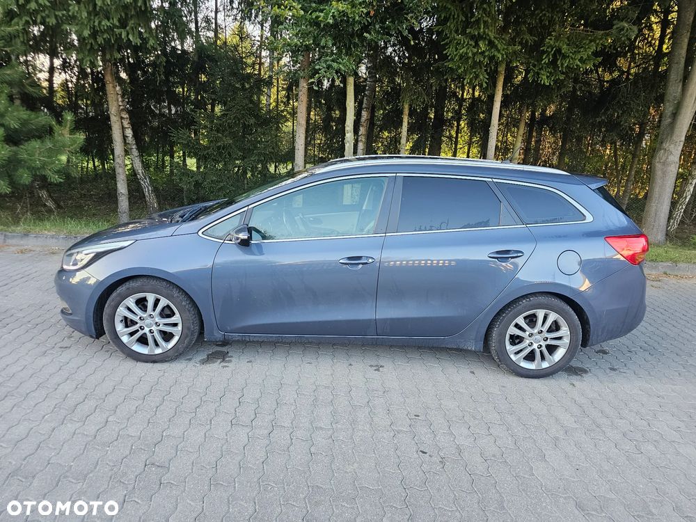 Kia Ceed 1.6 CRDi 128 ISG Platinum Edition - 8