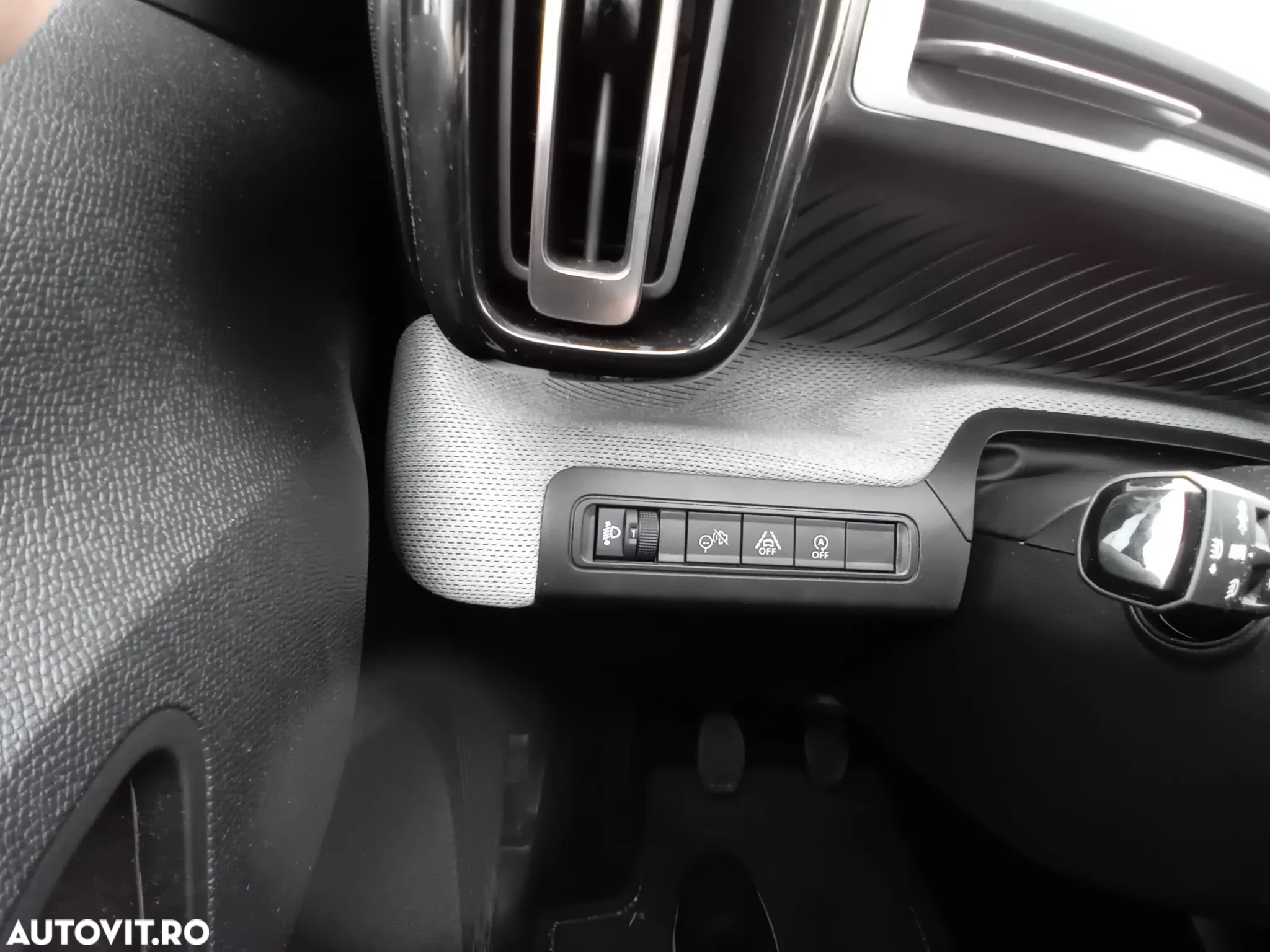 Citroën C3 1.2 PureTech 100 S&S BVM6 MAX - 23