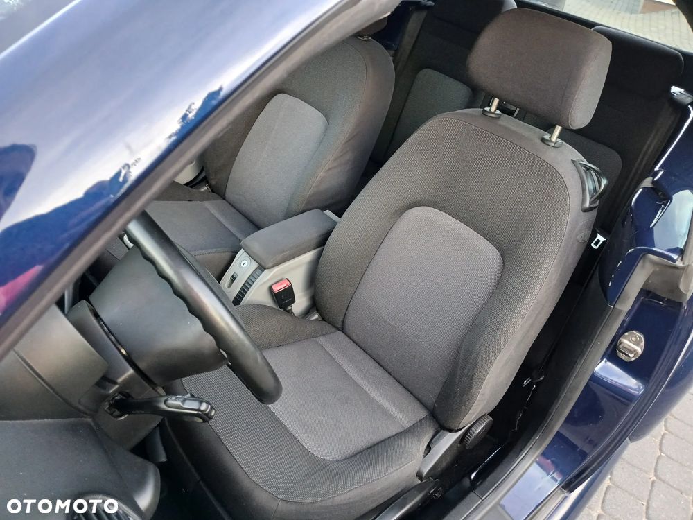 Volkswagen New Beetle - 25