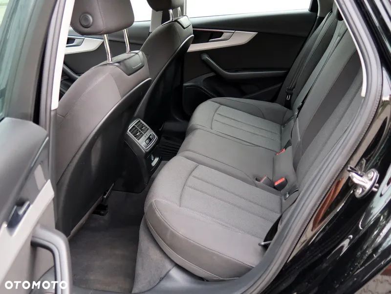 Audi A4 Avant ver-35-tdi-mhev-advanced-s-tronic - 19