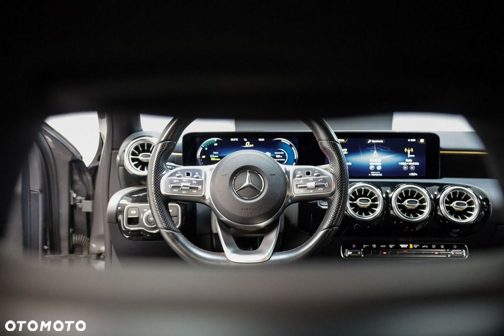 Mercedes-Benz Klasa A 250 e 8G-DCT AMG Line - 16