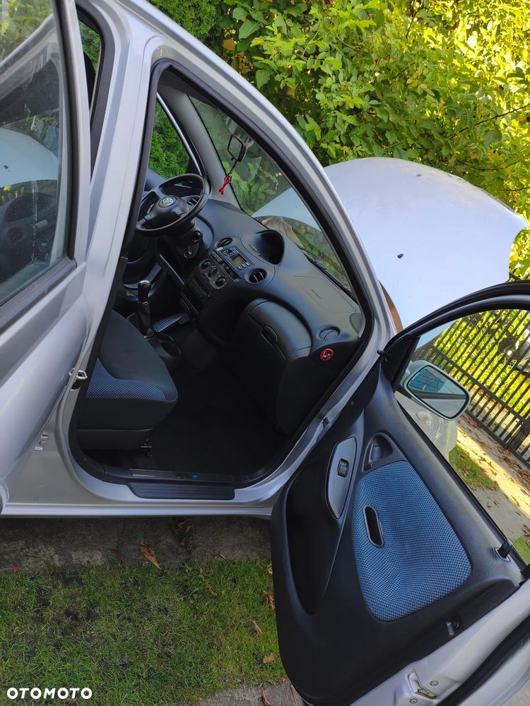 Toyota Yaris 1.0 Unlimited - 23