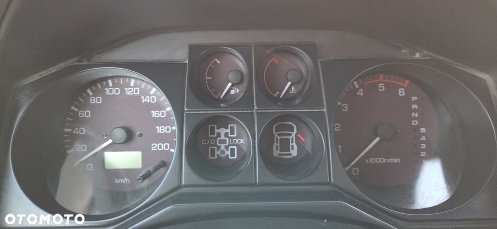 Mitsubishi Pajero - 2