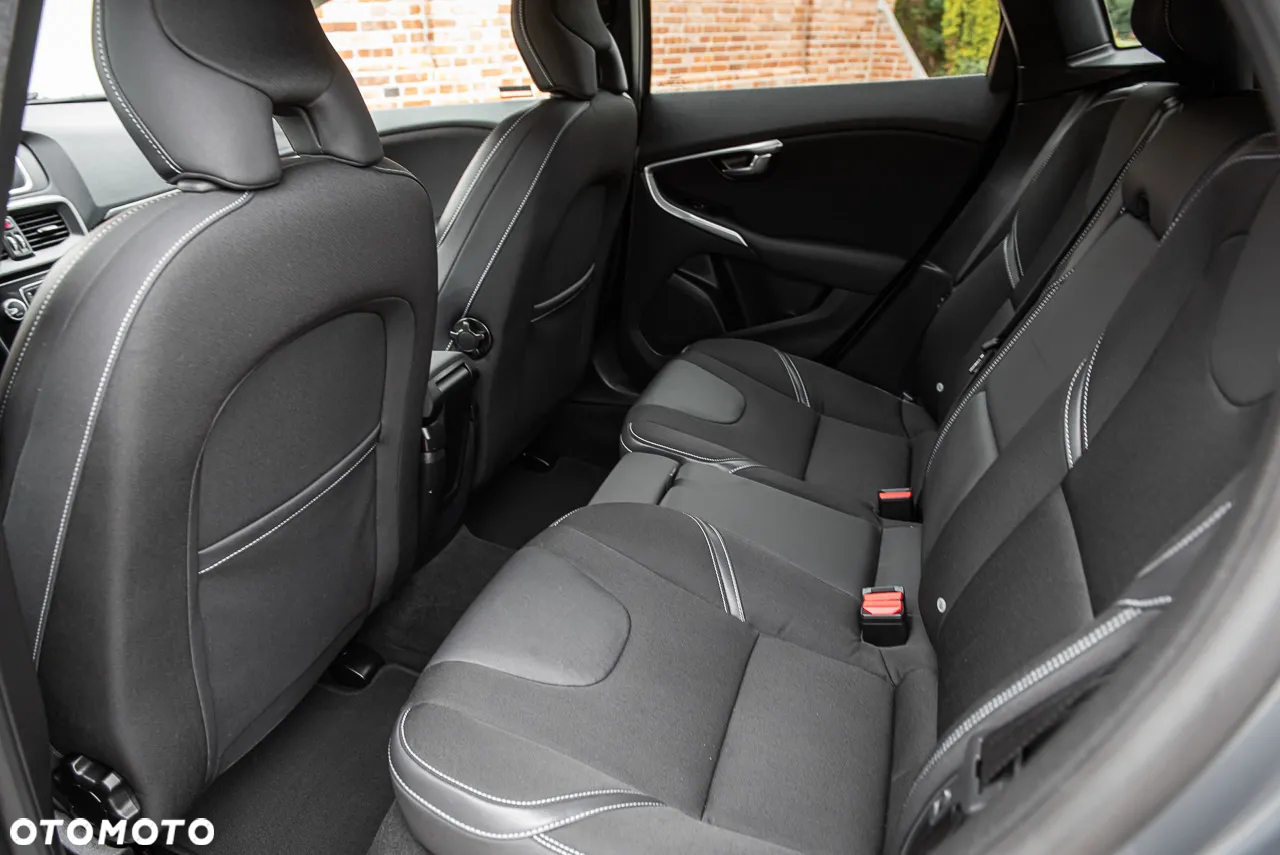 Volvo V40 D2 Drive-E SCR Momentum - 27