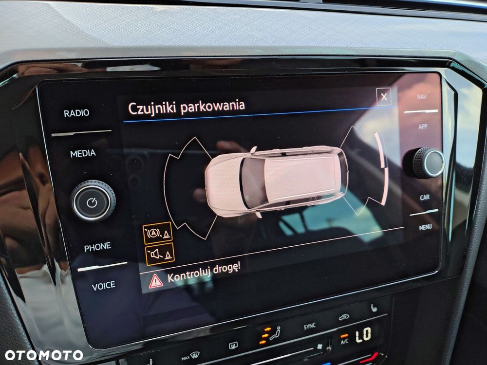 Volkswagen Passat - 34