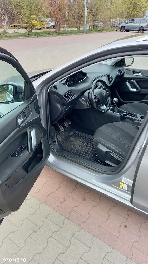 Peugeot 308 1.6 BlueHDi Allure S&S - 20