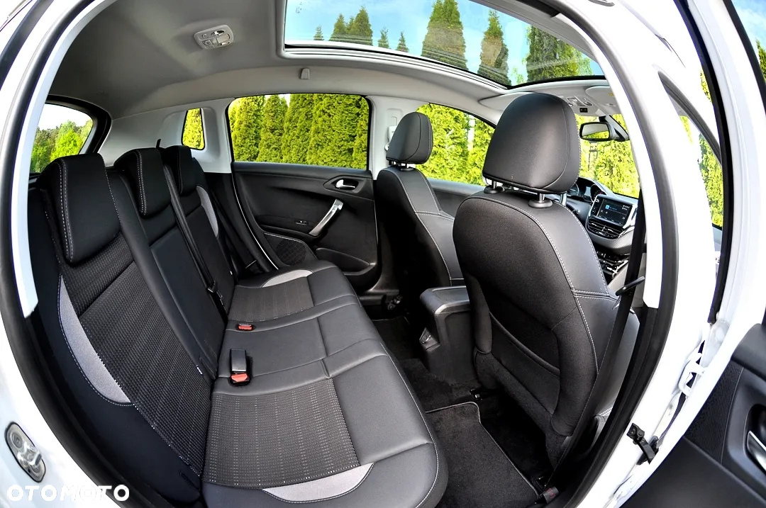 Peugeot 2008 1.2 Pure Tech GPF Allure S&S - 22