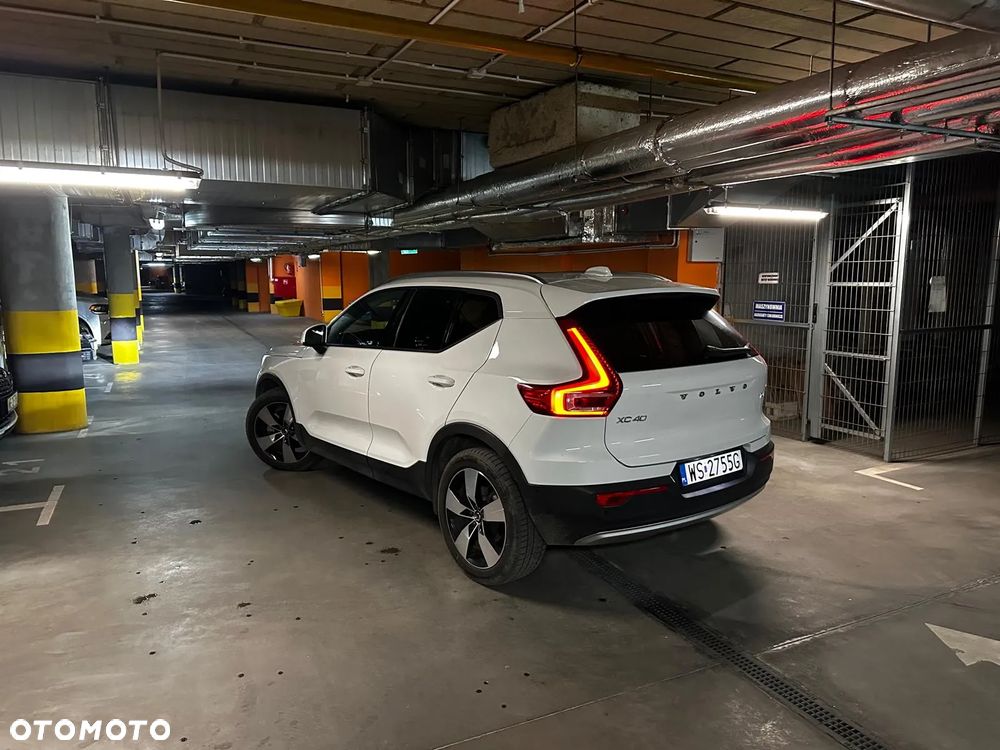 Volvo XC 40 T5 AWD Momentum - 4