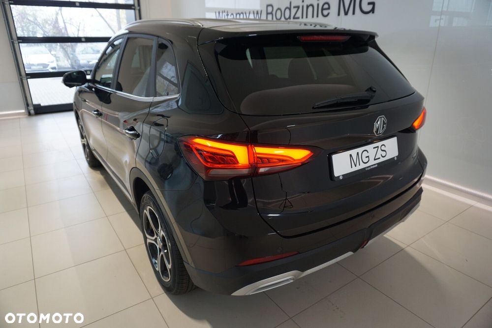 MG ZS - 18