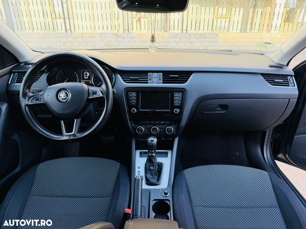 Skoda Octavia 2.0 TDI ELEGANCE DSG - 6