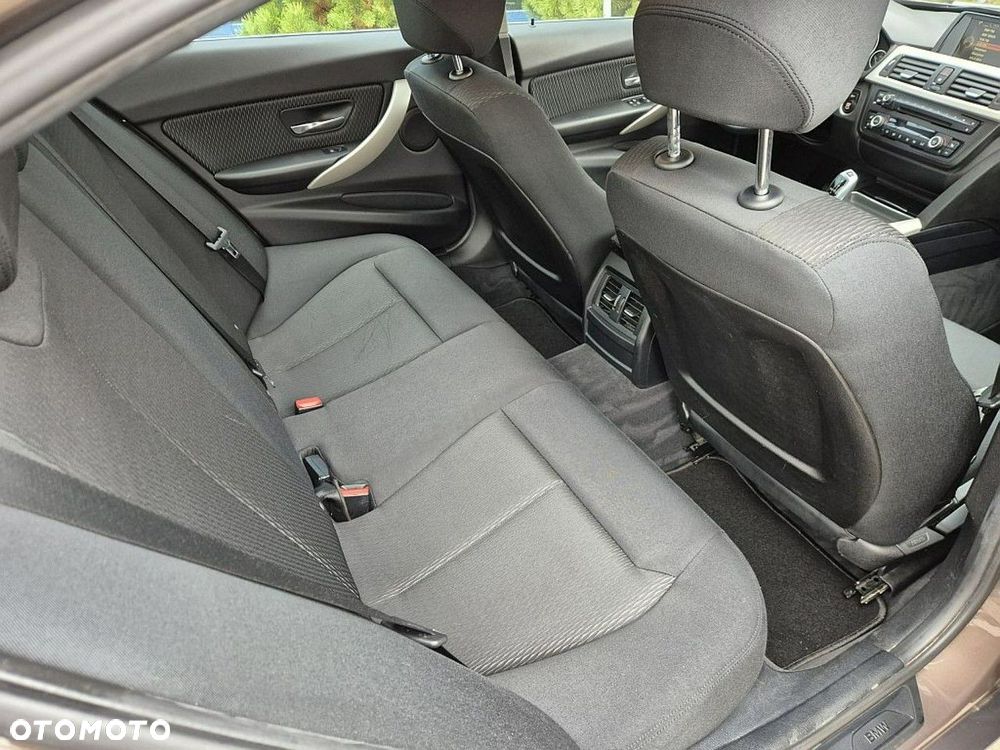 BMW Seria 3 320d Efficient Dynamic Edition - 25