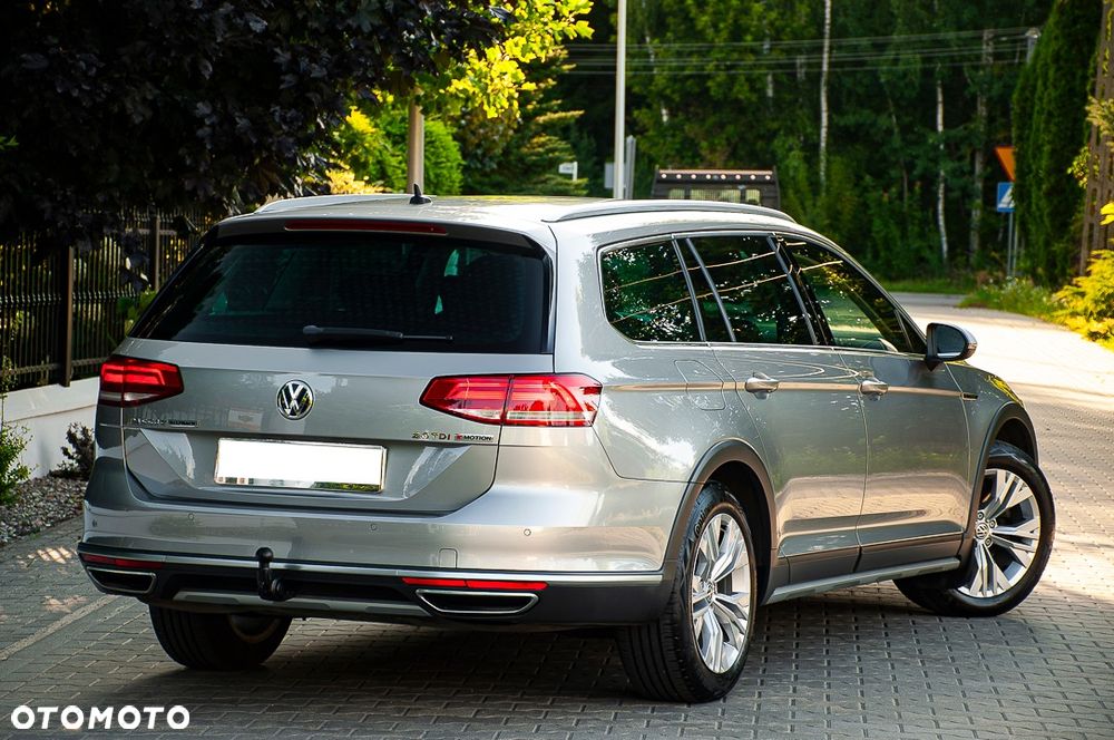 Volkswagen Passat 2.0 TDI SCR 4Mot DSG Highline - 17