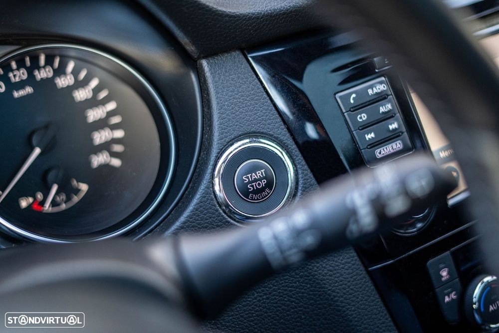 Nissan Qashqai 1.2 DIG-T N-Connecta 18 - 19