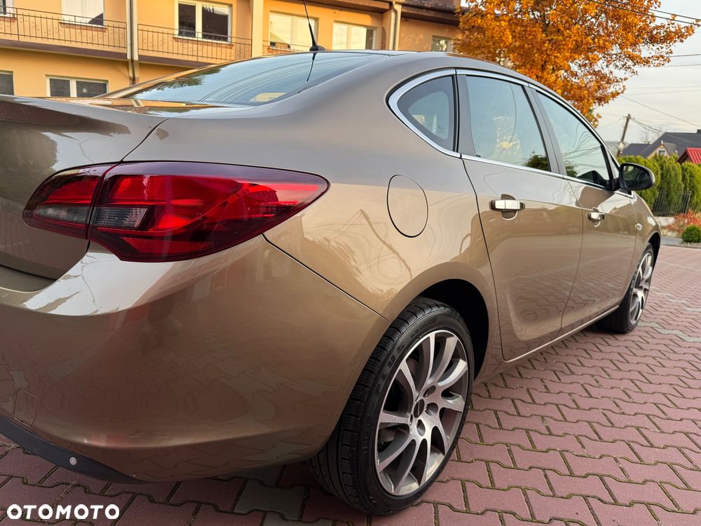 Opel Astra IV 1.6 Essentia - 18