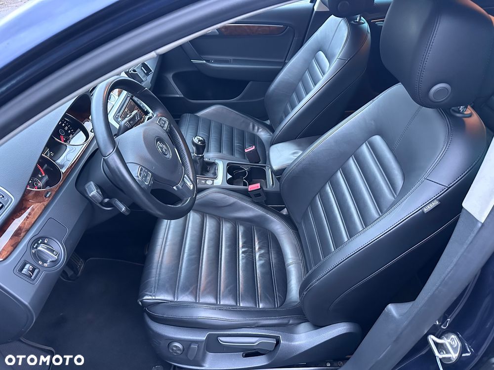 Volkswagen Passat 2.0 TDI Highline - 18