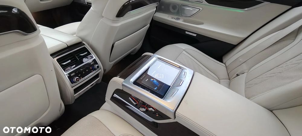 BMW Seria 7 730d xDrive - 16