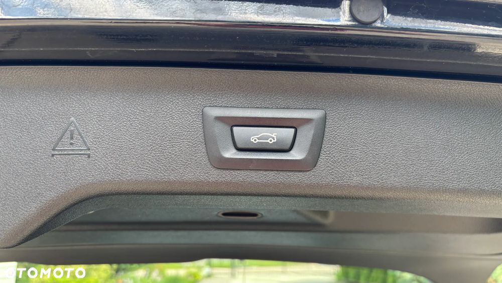 BMW Seria 5 520d Sport Line - 26