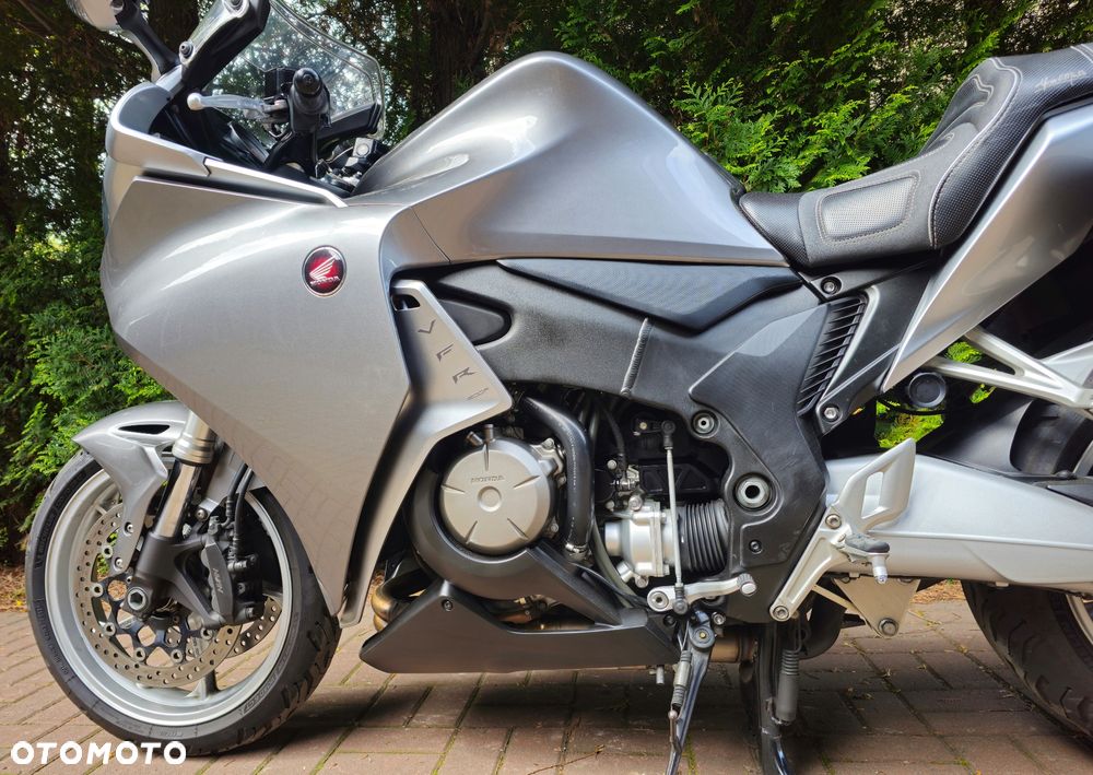 Honda VFR - 6