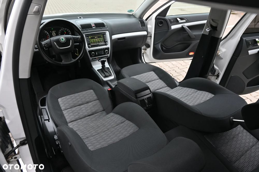 Skoda Octavia 2.0 TDI DSG Laurin & Klement - 30