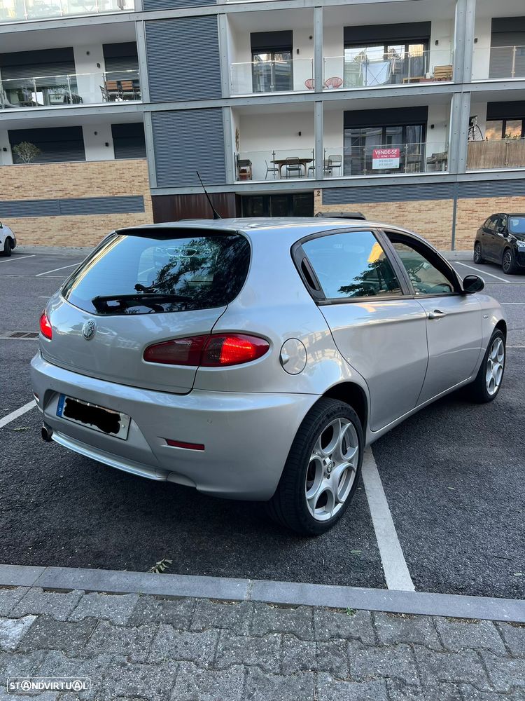 Alfa Romeo 147 1.9 JTD 16V Executive - 5