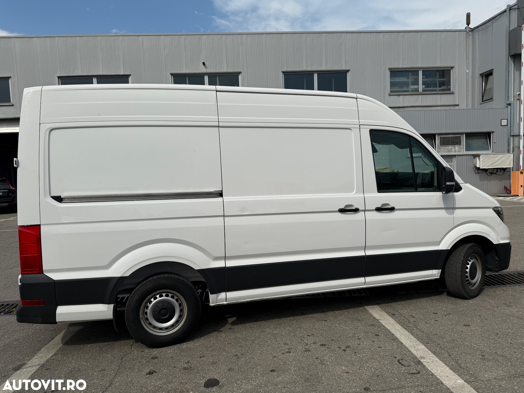 Volkswagen CRAFTER 35 Furgon  L3H3 - 19