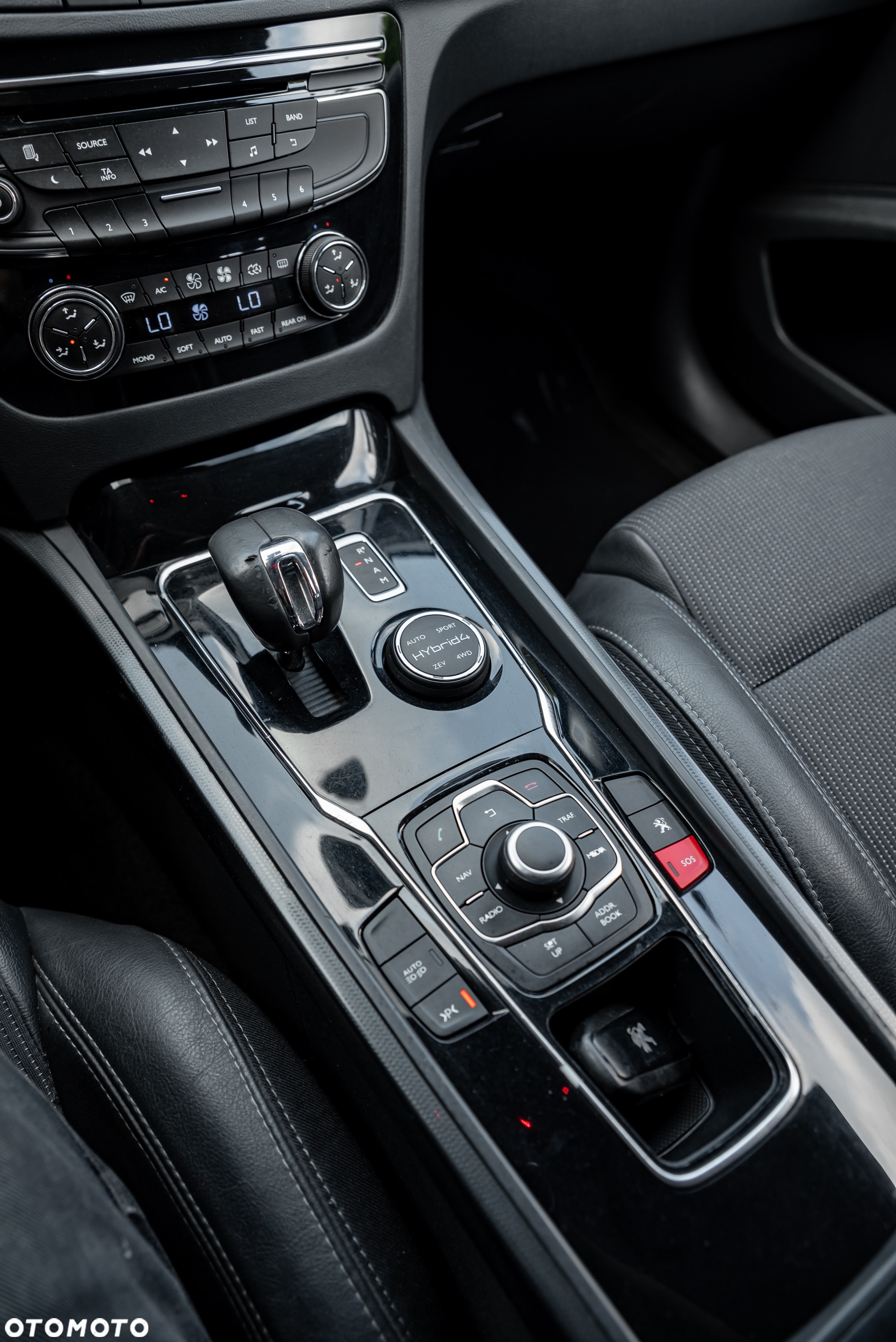 Peugeot 508 Hybrid4 - 38