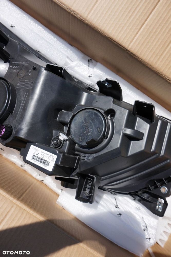 LAMPA PRZEDNIA LEWA DAILY IV 05801473750 IVECO 2014- - 9