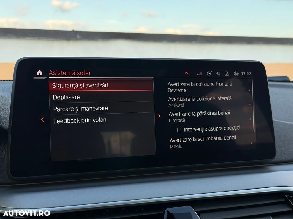 BMW Seria 5 530e xDrive Touring Aut. Luxury Line - 36