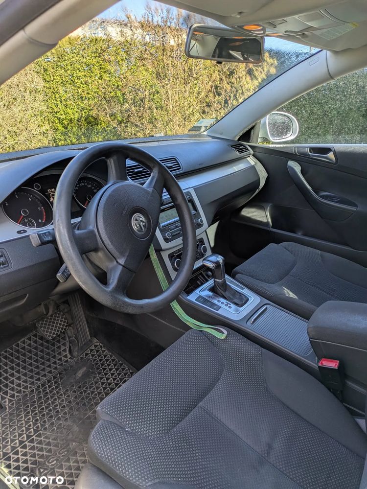Volkswagen Passat 2.0 TDI Comfortline DSG - 9
