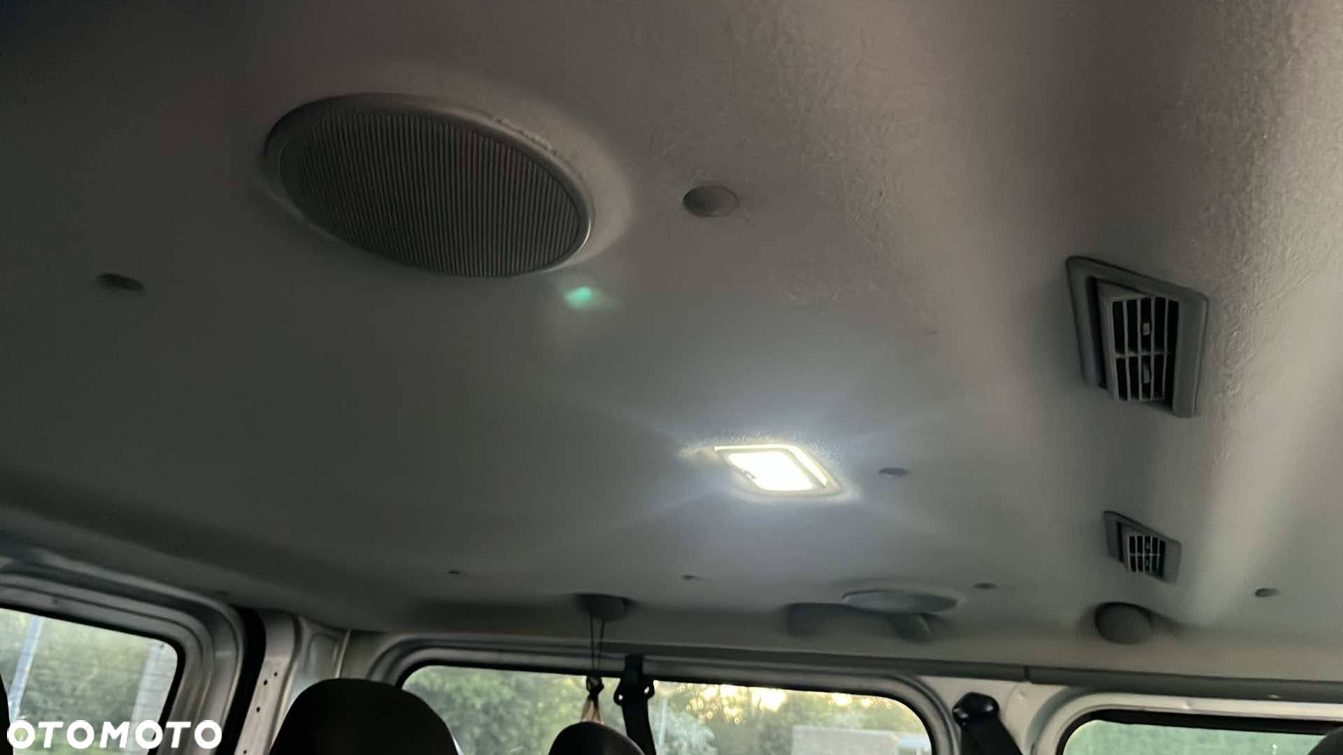 Renault Trafic - 10