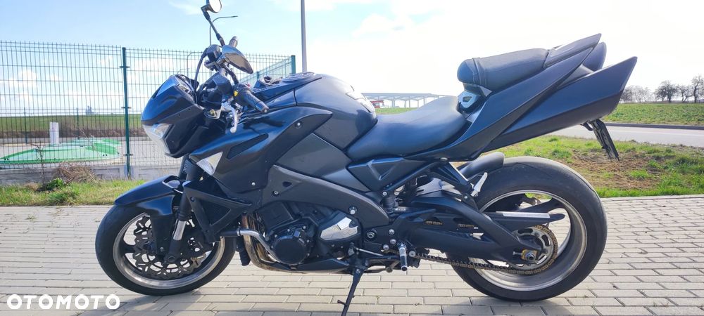 Suzuki GSX - 6