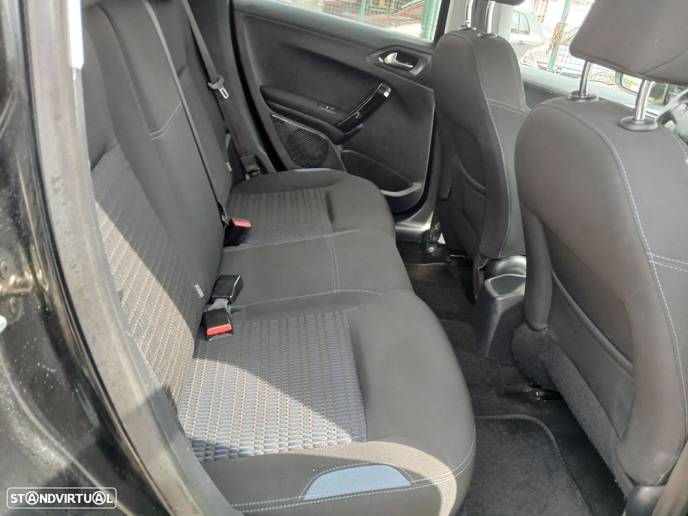 Peugeot 208 1.2 VTi Allure - 18