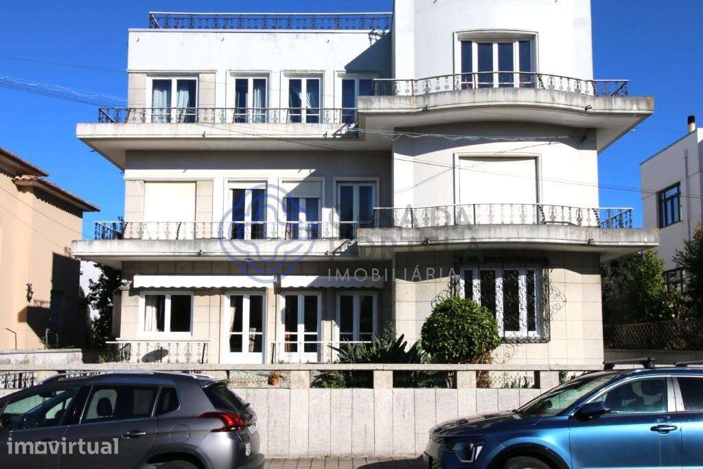 Prédio com classificação VP1 da CM Porto. Traça, charme e preservação - Grande imagem: 3/50