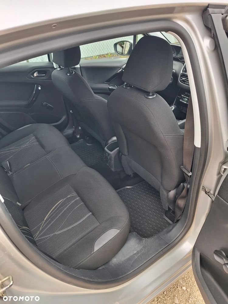 Peugeot 208 1.6 e-HDi Active STT - 9